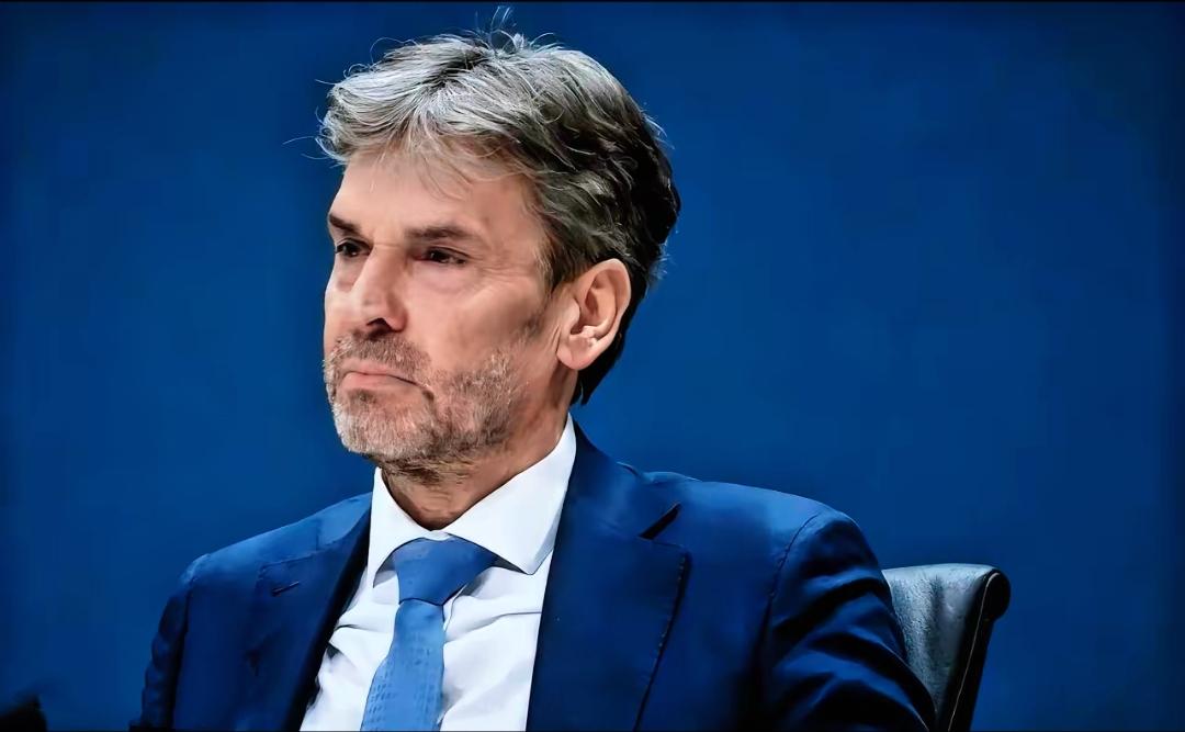 近几日，荷兰总部的一封信，让安世中国的晶圆供应商彻底懵了。他们直接宣布，从202