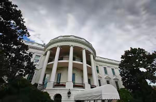 特朗普宣布退出66个国际组织：美国在全球舞台上的“孤独”还是“重塑”？

当全球