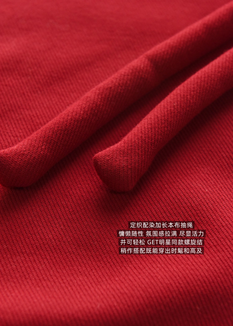 #大妈的精选#  【 發财红好运加绒连帽卫衣 】，颜色非常正，是显白提气色的红，