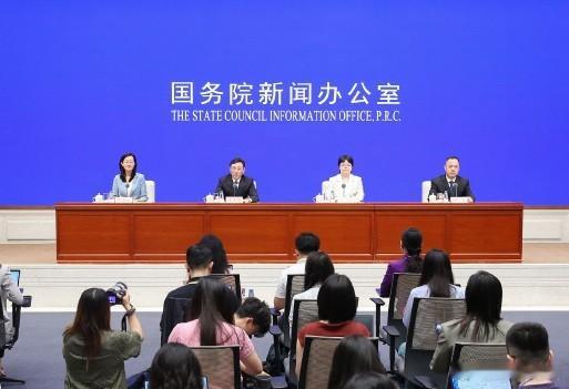 工信部点赞比亚迪打破技术瓶颈 7月20日国新办工业经济半年报发布会上，工信部总工