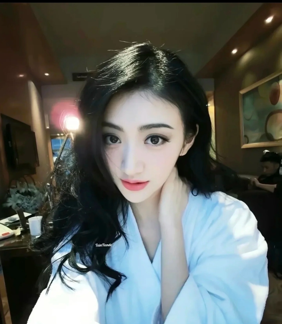 吃瓜吃的，已经对景甜产生更多的感情。🥹最喜欢的一点是，和她接触过的工作人员，真