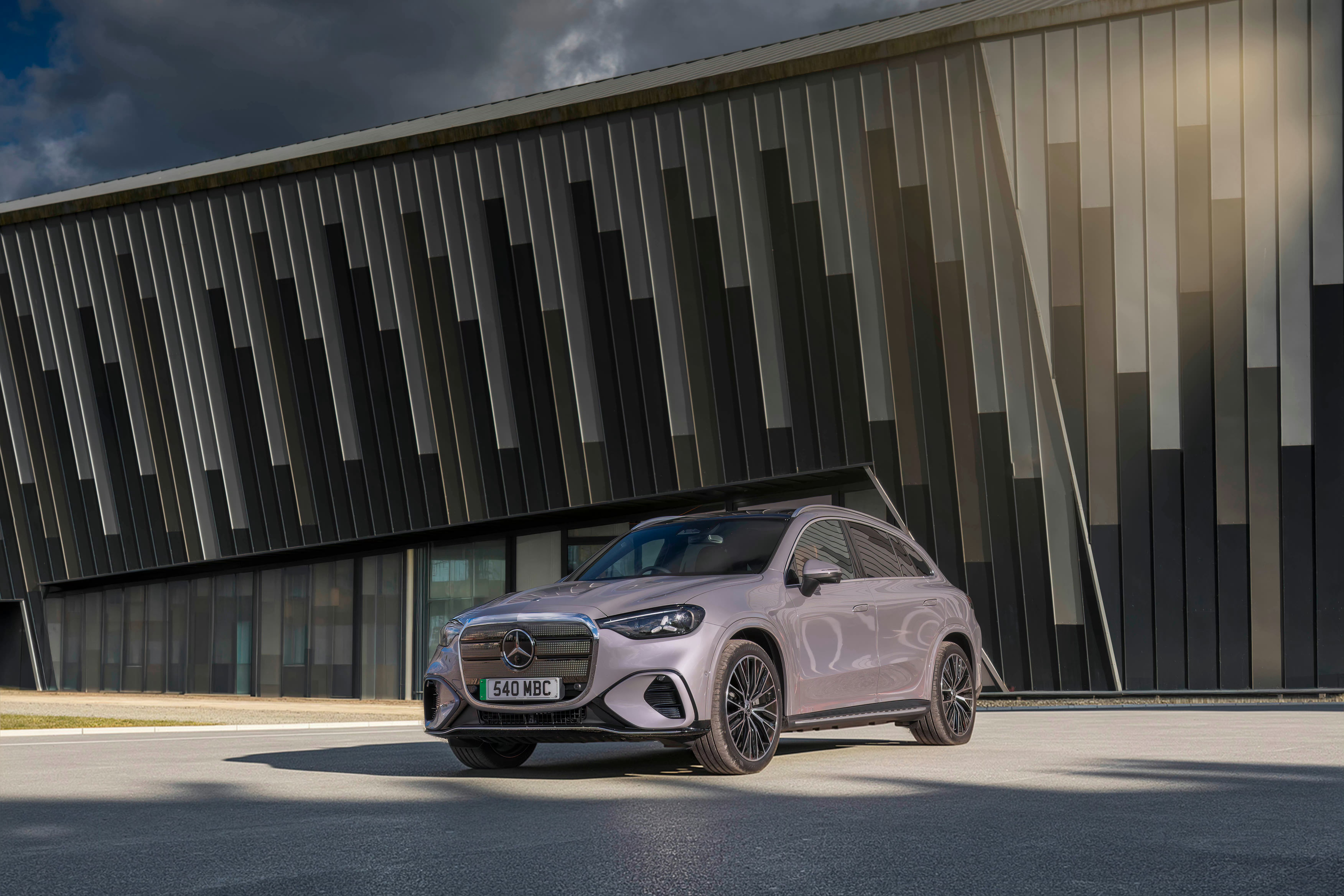 梅赛德斯–奔驰 GLC 400 electric 4MATIC AMG-Line