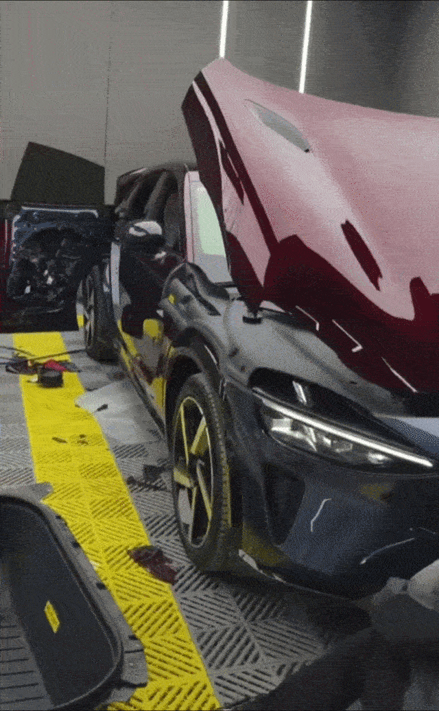 有才的车友，竟然把小米YU7车改成对开门~