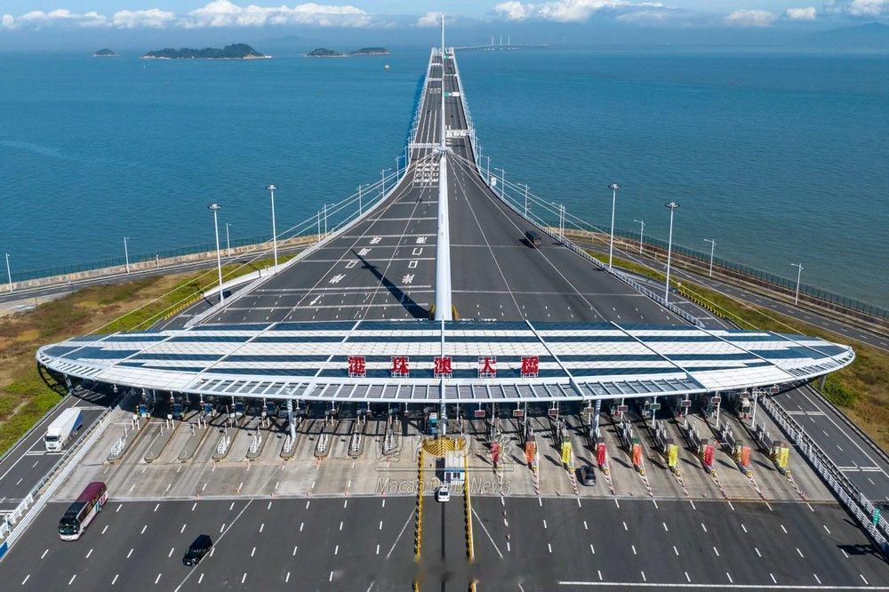 台风红霞 「港珠澳大桥 今晚凌晨0時起封主橋..」【澳門日報消息】港珠澳大橋應急