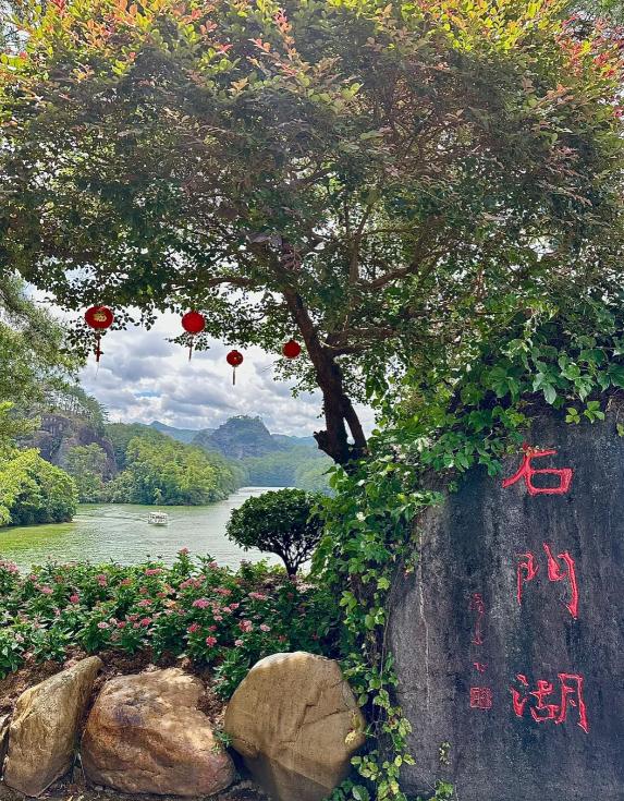 徒手挖废墟，一场无人准备的灾难
亲爱的朋友们大家好，我是海林小百科，今天我们来看