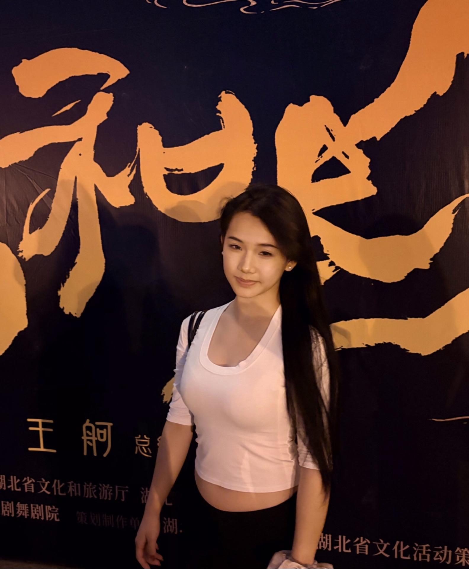 只是这一刻刚好望向你