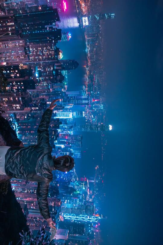 朋友说：在香港开眼界了。