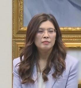 如何看待郑丽文的统派立场从郑丽文近期的一系列言论看，她是假统真独，承认“九二共识