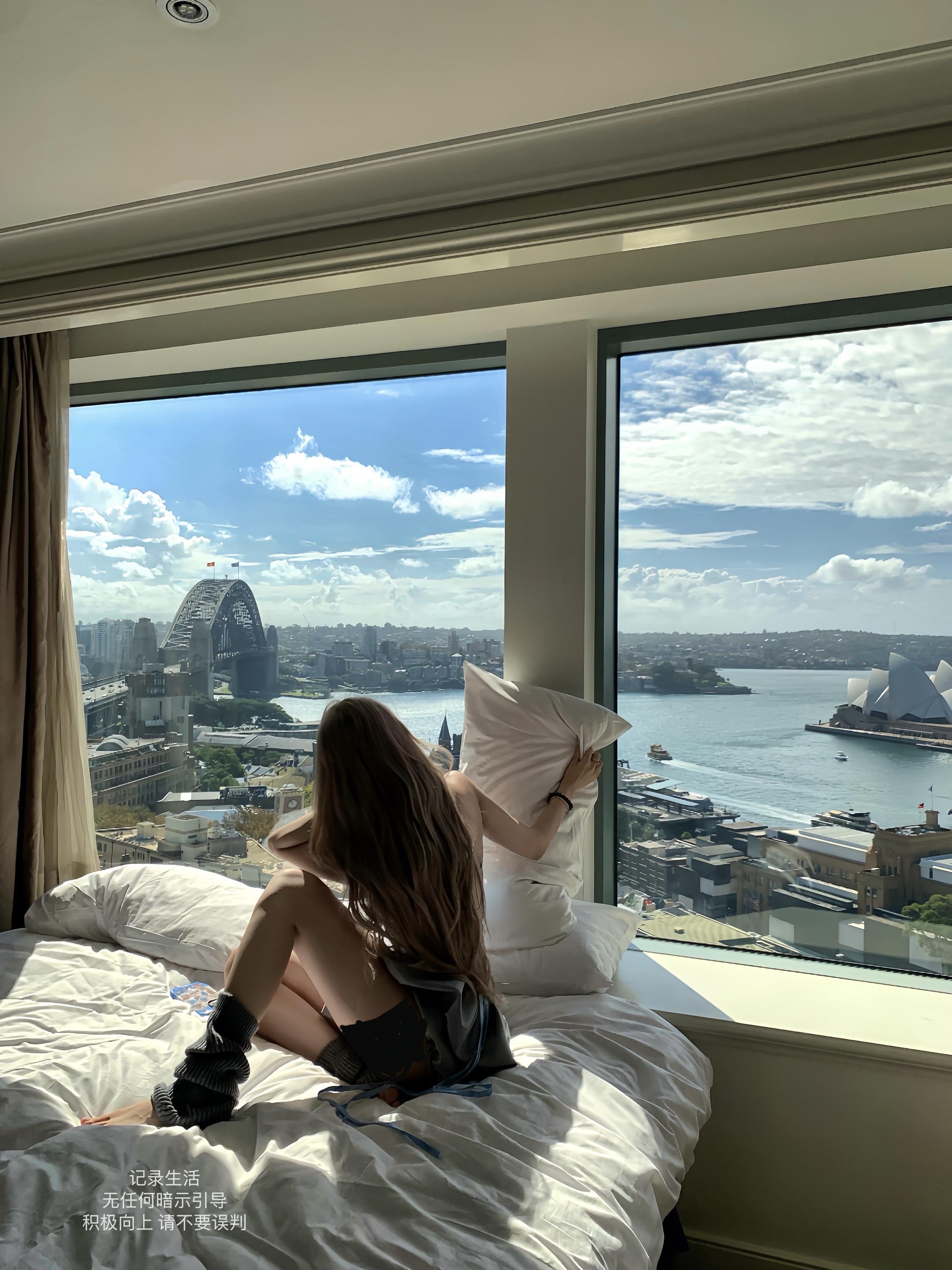 今天喷的香水是马吉拉的慵懒周末非常符合我的年纪 22岁 慵懒 松弛 舒适