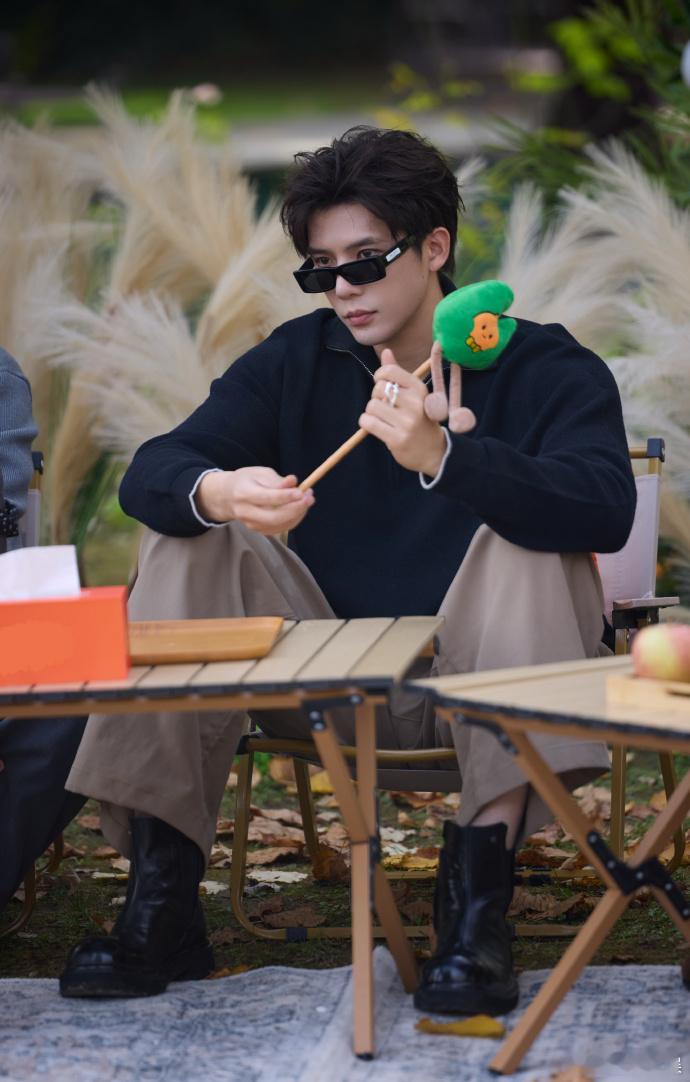 王安宇是深情眼不是生擒眼 被《现在就出发3》王安宇帅晕！王安宇是深情眼不是生擒眼