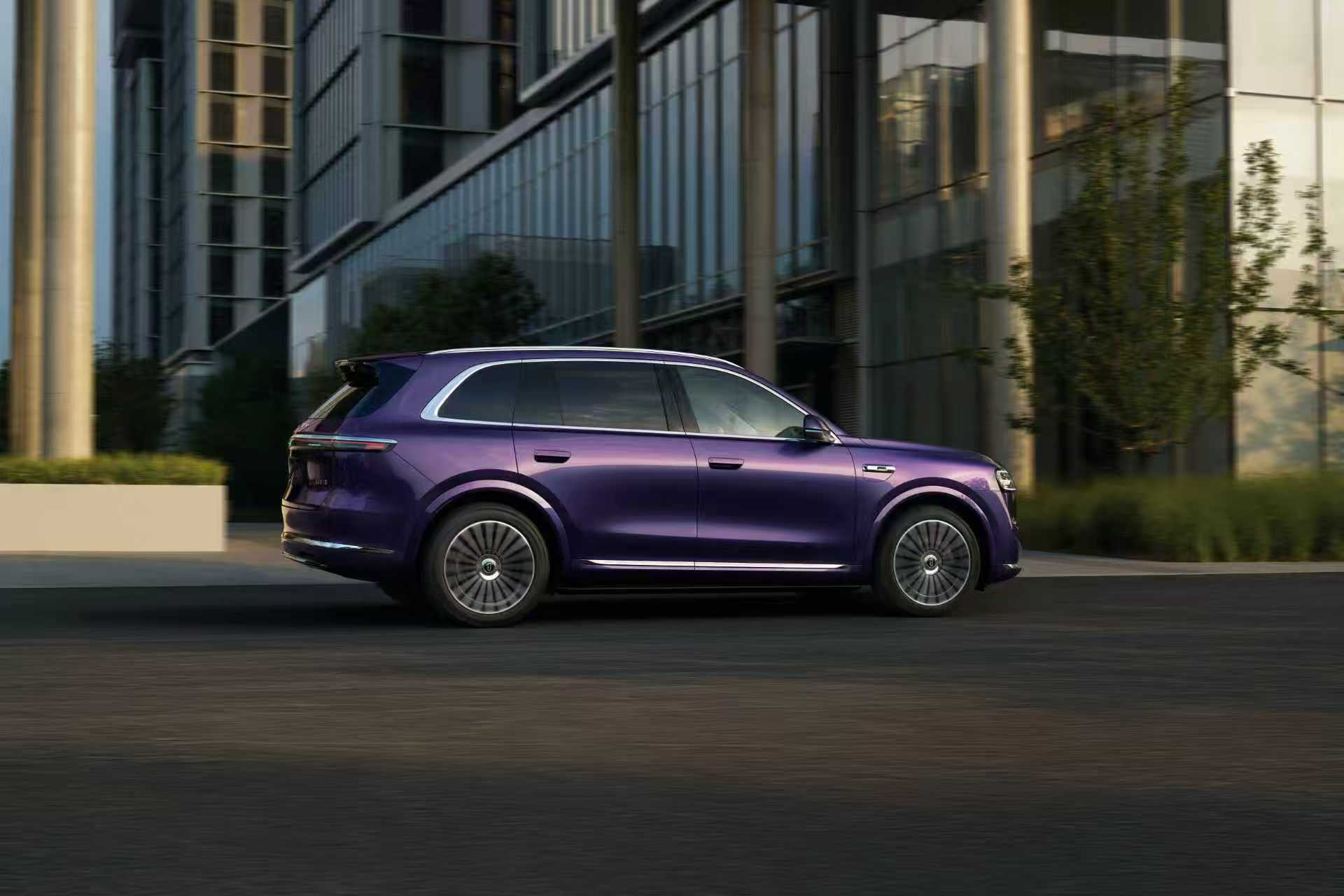 问界M7官宣夜紫新色AITO汽车官宣问界M7的“夜紫”新配色，不得不说这个“夜紫