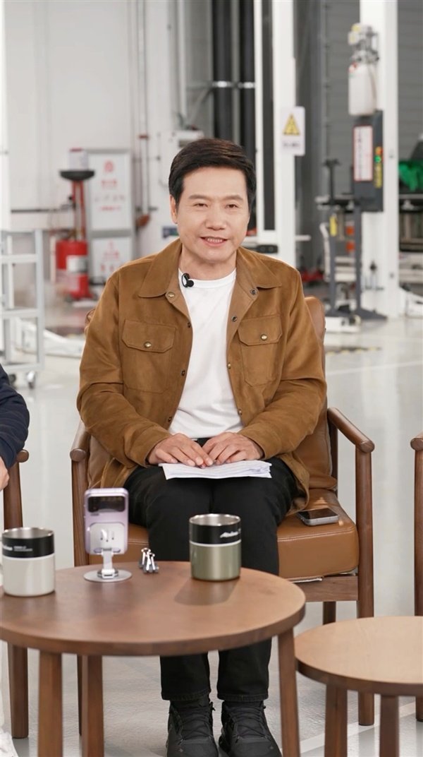 【雷军回应“小米不让农民卖小米”谣言：我在农村长大，怎么可能不让农民卖小米】雷军