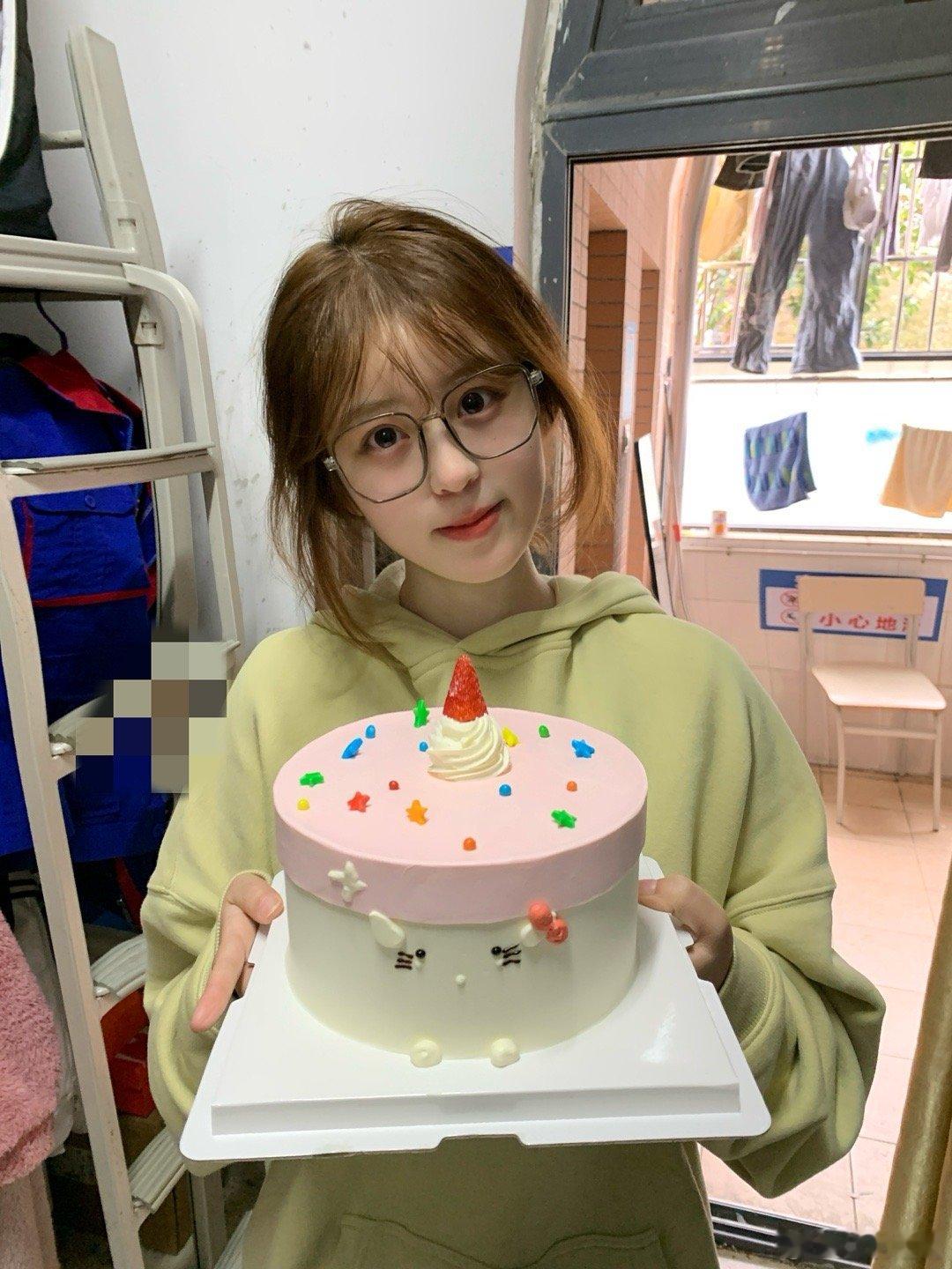 冰淇凌蛋糕🍰 超级超级超级好吃 爱死了  