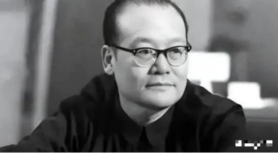 [微风]1980年，纪登奎的辞职申请获批后，他搬离了原来的住所，没想到，搬到新家