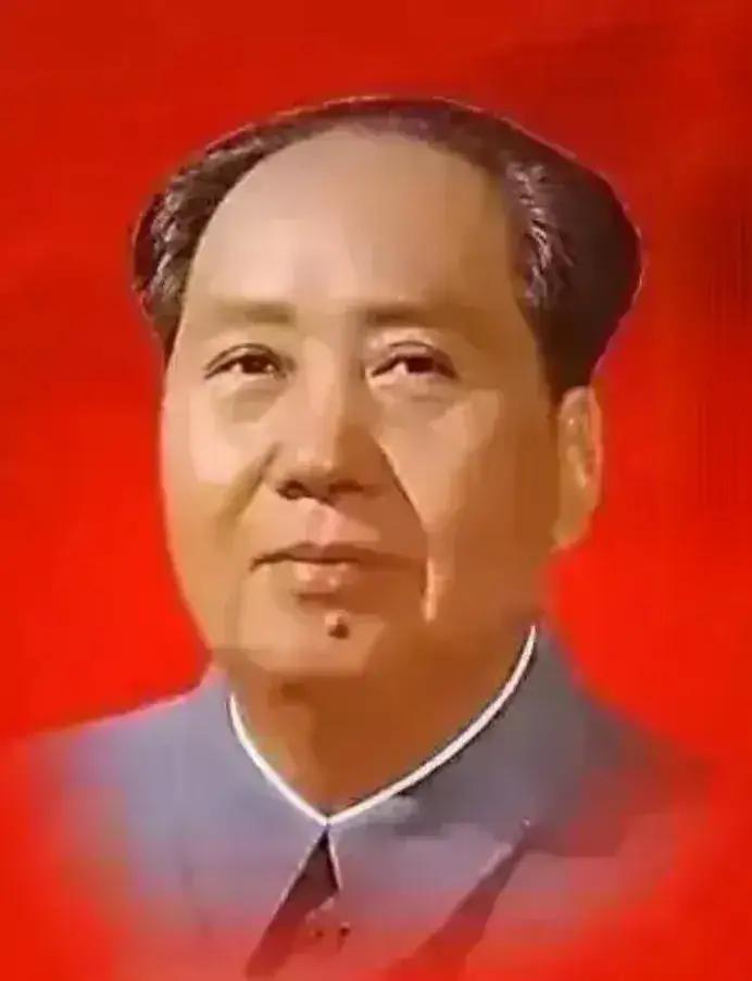 红色信仰点燃星星之火，
气宇轩昂顶天立地扭转乾坤！