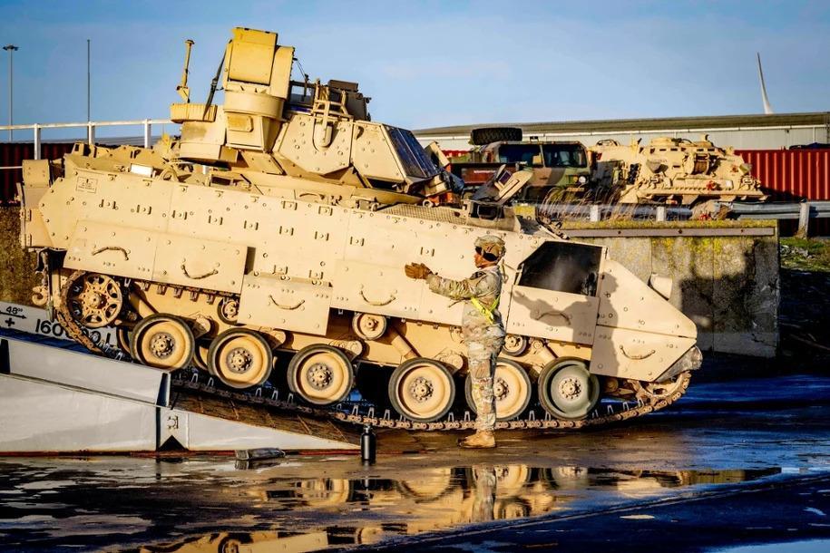 欧盟委员会正在推进“军事申根”项目，旨在建立欧盟军事流动区，以确保在可能与俄罗斯