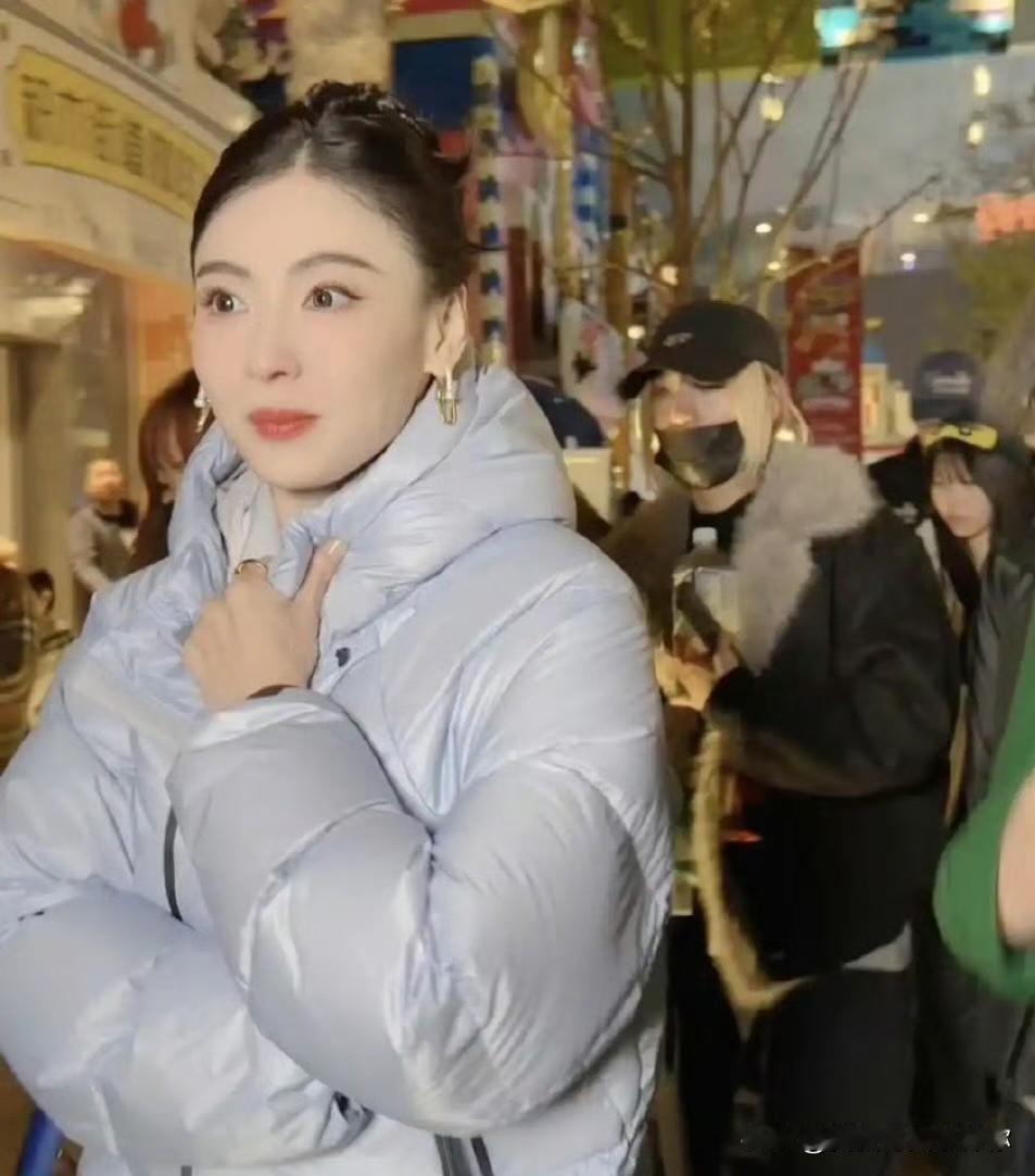 女演员张柏芝，
我佩服的人不多，但她算一个

不是因为她的戏演得多好，和她年轻时