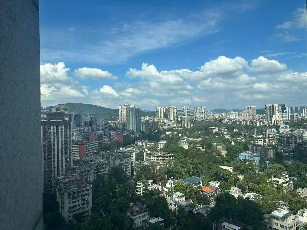 发现没
只要你手里有退休金，每个月按时到账，不论多少，你就会比同龄人活得有底气一