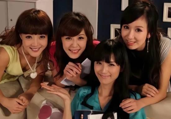 《爱情公寓》三美娄艺潇、邓家佳、李金铭居家小聚，没有综艺和商业宣传，就是单纯闺蜜