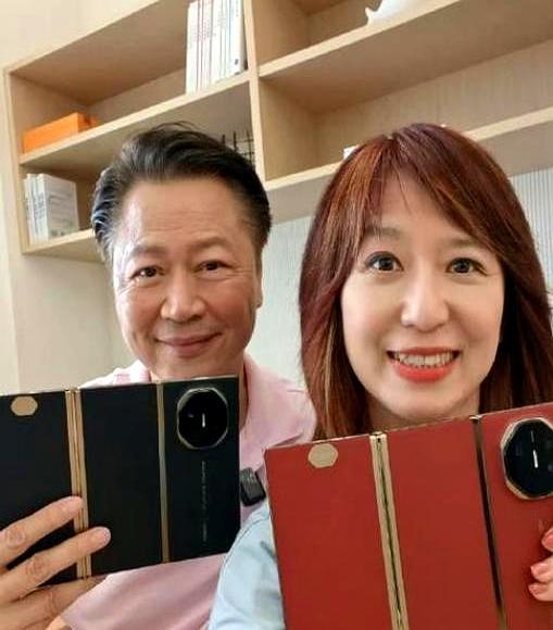 赖岳谦把200万年薪晾在一边，守着文山区的“谦记食铺”
 

他赶在五点就把最后