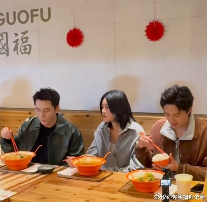 合伙人爆改中餐厅合伙人看着看着看饿了，建议正片前自备麻辣烫奶茶 