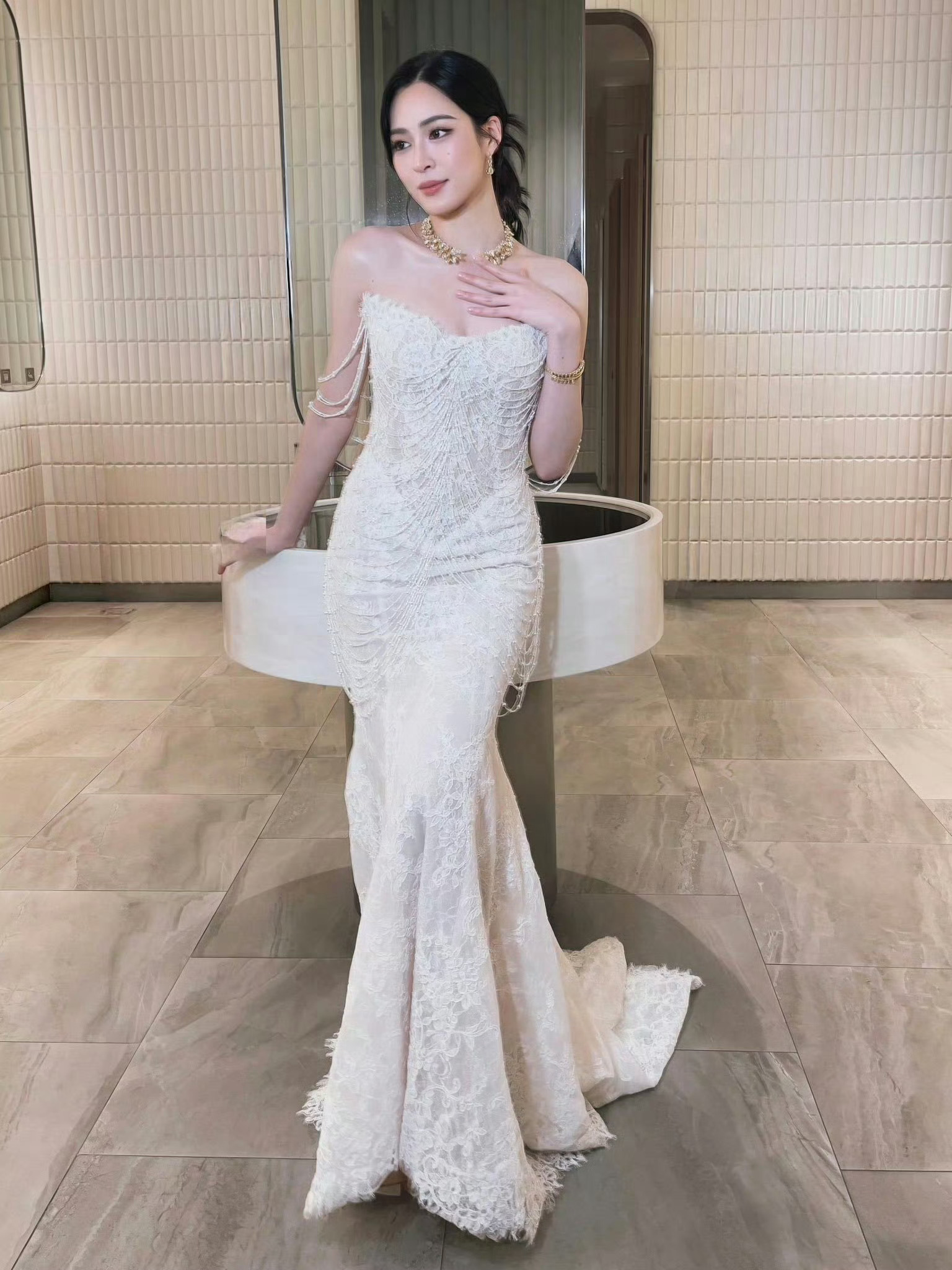 邝玲玲 微博文化交流之夜·泰国站，一袭Nicole + Felicia 2027