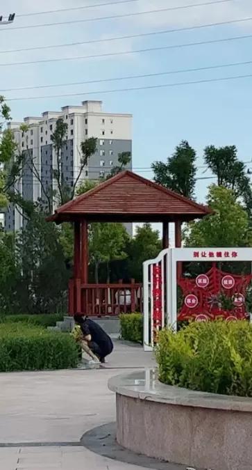 奉劝大家有空都去做志愿者，那福利待遇真是太香了！
最近有网友爆料红十字会派了94