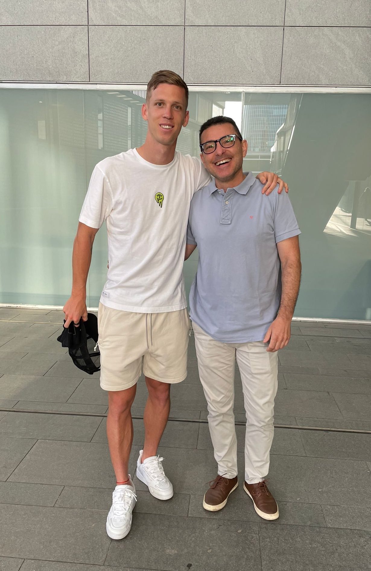 每体：奥尔莫和他的家人与米纳罗队医有着长期的交情，米纳罗的去世对他们来说影响很大