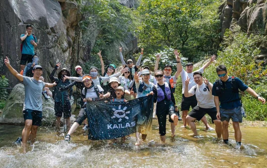 逐光山野·趣行曲流涧🌿
河谷秘境 踏涧夏日徒步
纵情穿越 奔赴山野溪谷
滔搏运