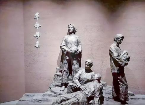 1941年姜青与伪军遭遇激战后，因寡不敌众被捕！宪兵队的特务们使用老虎凳、烙铁烙