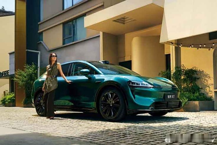 年轻人重新将安全列为买车关键因素质量才是用户转介绍的最大底气 年轻人买车不要盲目