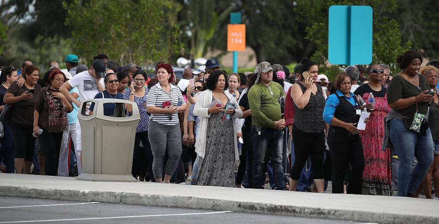 太意外!美国民众集体“喊话”中国，白宫彻底坐不住了，民意反转太明显，最近美国彻底