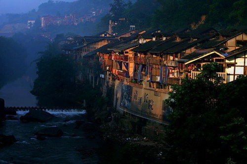 明月天涯夜，青山江上秋… ​​​