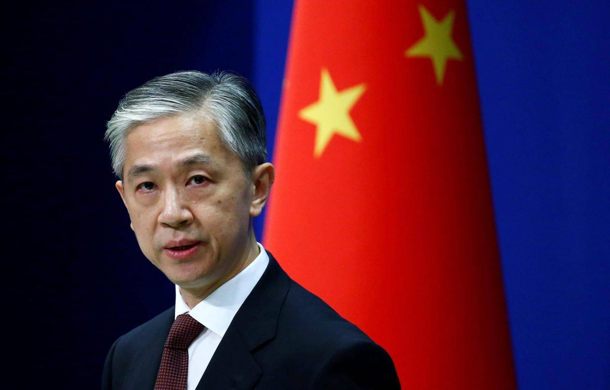 反击这件事，终于不再停留在“口头警告”。

这一次，很干脆。
不吵、不劝、不解释