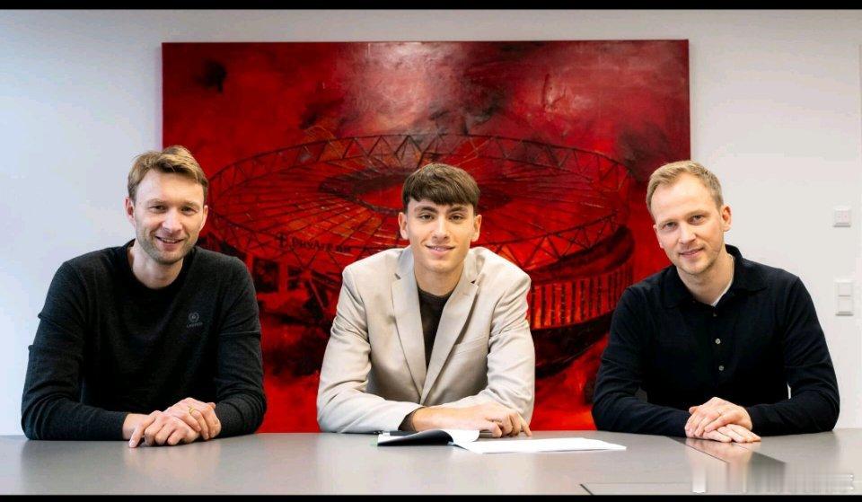 勒沃库森2月13日讯 北京时间2月13日，德甲俱乐部勒沃库森官方宣布，从塞尔维亚