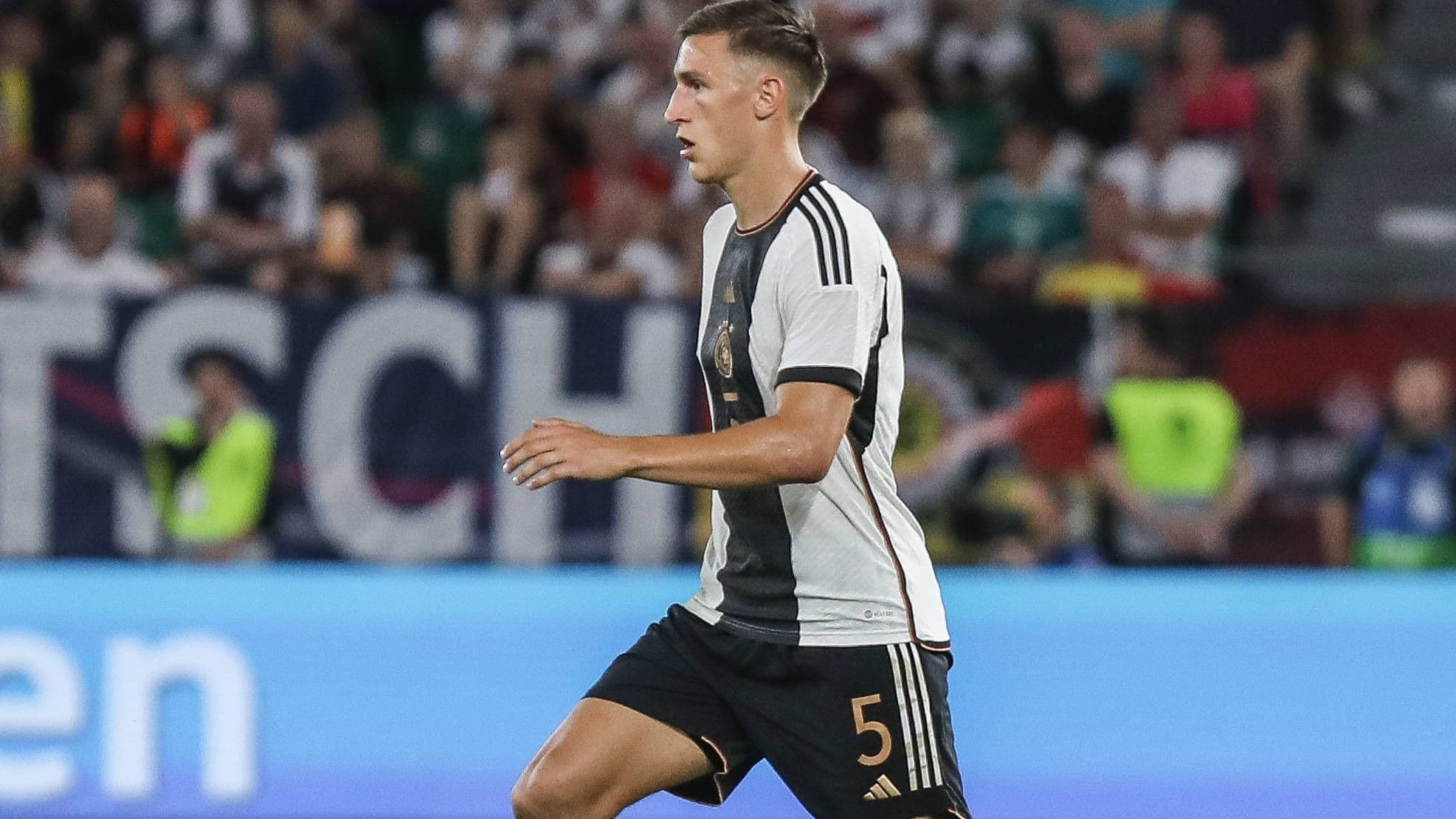 暂时不去皇马，施洛特贝克即将同多特蒙德续约至2031年！施洛特贝克同多特的现有合