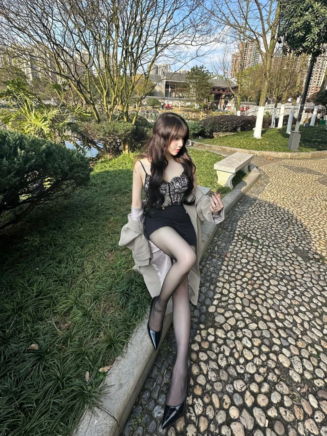 黑丝还是球鞋