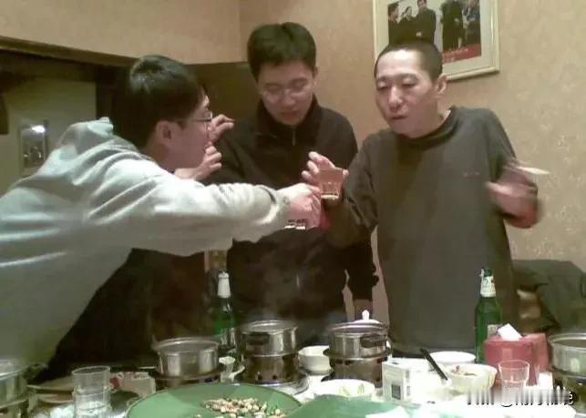烟瘾、酒瘾、色瘾哪一个对中年男人身体危害最大？