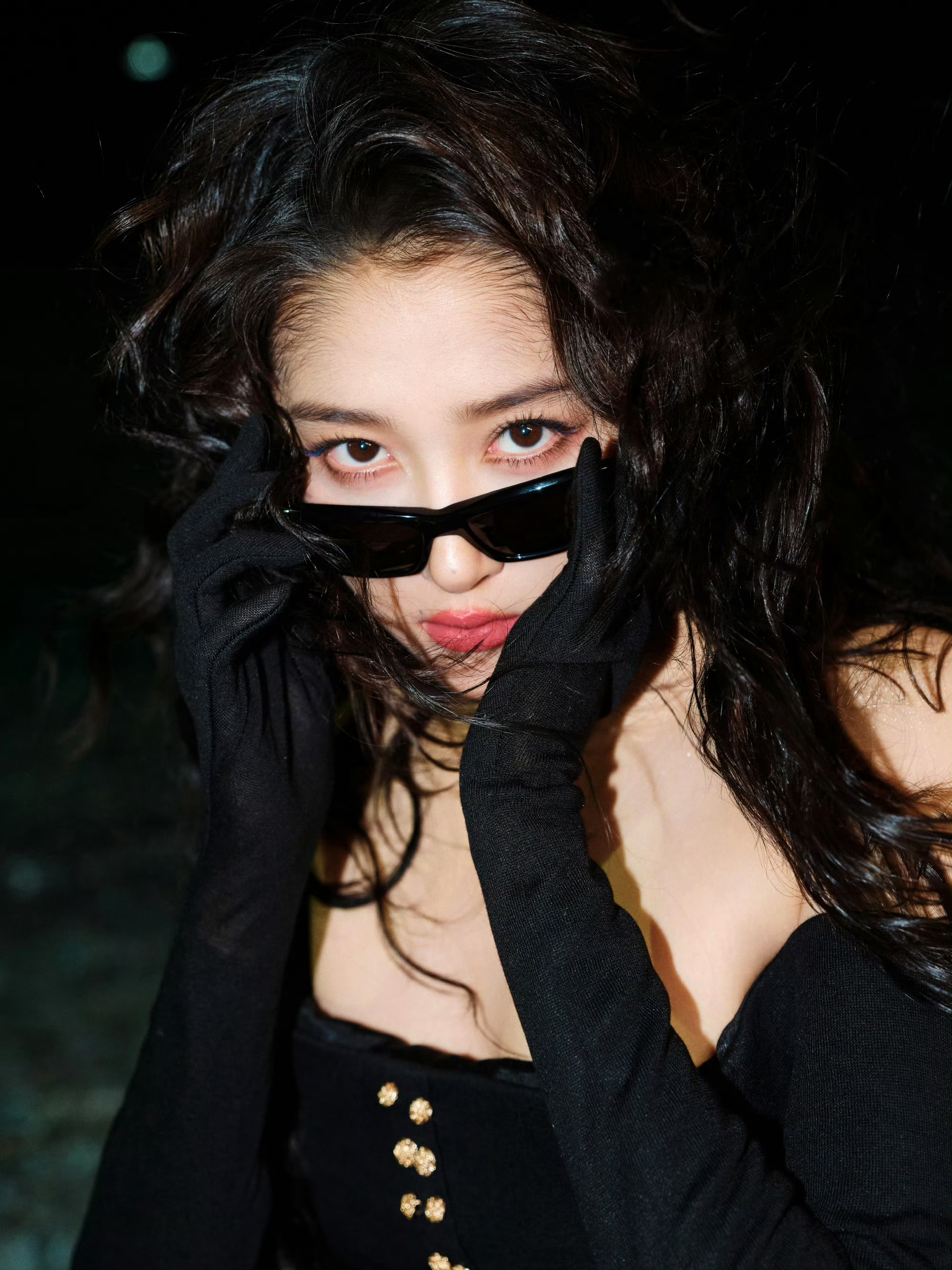 ELLE关晓彤第二套关晓彤ELLE好辣 ELLE关晓彤第二套，此女绝了，好辣[舔