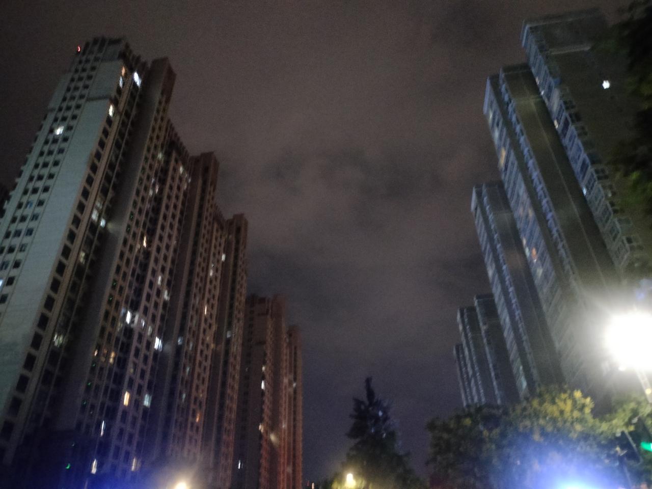 【摆摊实战手记·第2篇】
干摆摊这些年，踩过不少坑，也摸出不少实在经验，不玩虚的