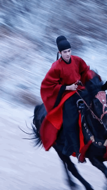 知道陈星旭也会骑马了 