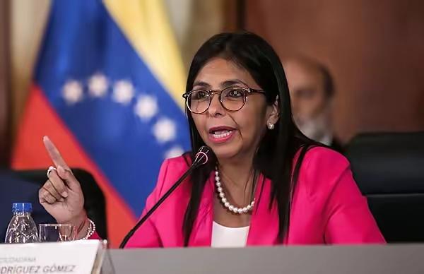 马杜罗恐怕到现在也没想明白。抓他的不是美国特种兵，而是那个和他在加拉加斯贫民社区