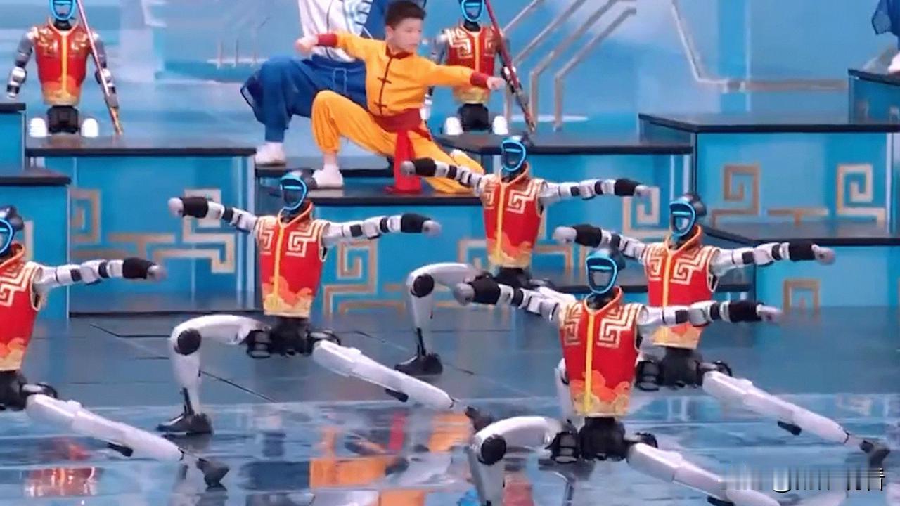 今年春晚看完最大的感受：人类演员是不是要失业了？！😂
 
《武 BOT》那个机