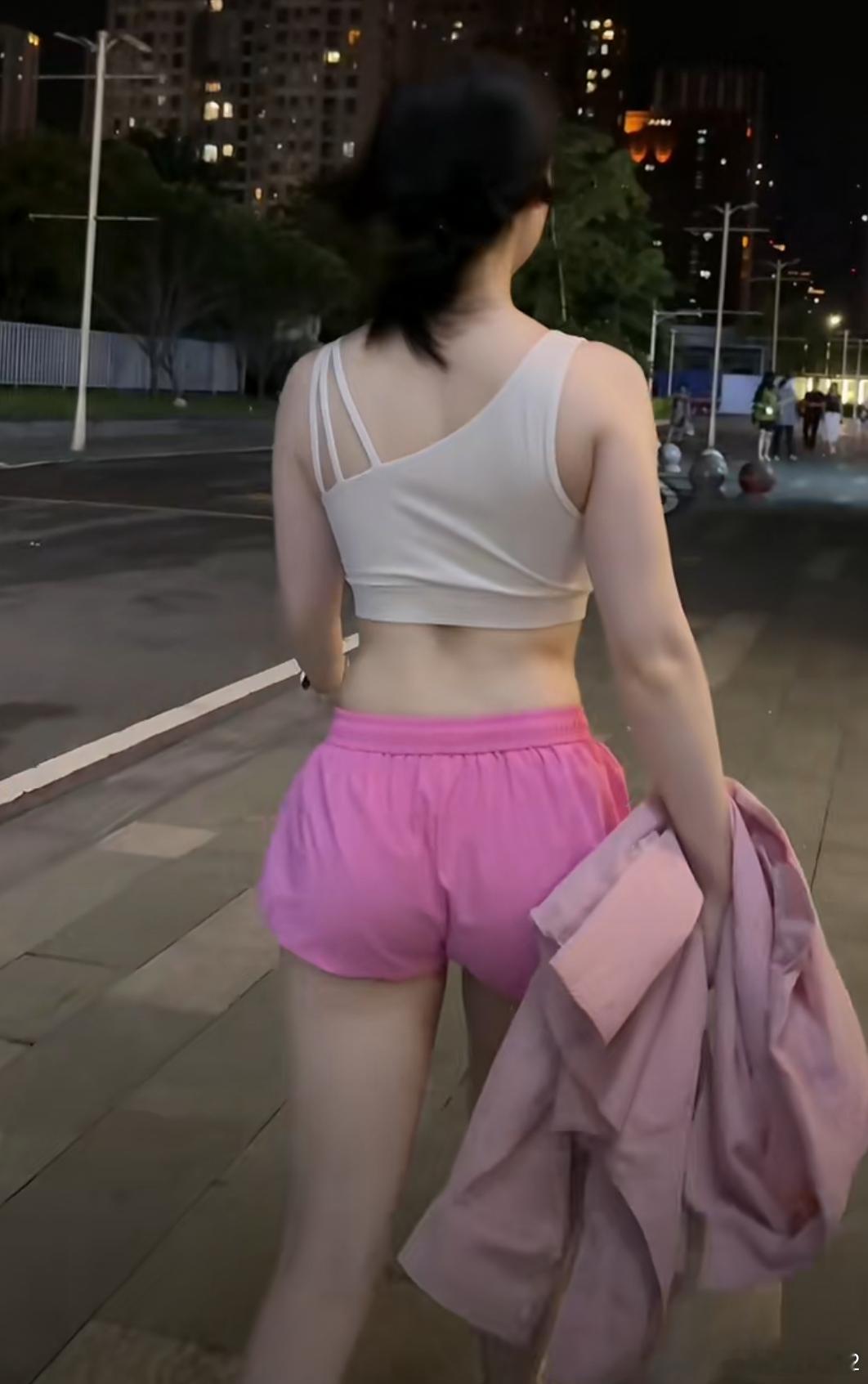洋洋高锐～平行宇宙来的花·吗◎天……很蓝很蓝心……很爱很爱◎爱……一朵云爱……一
