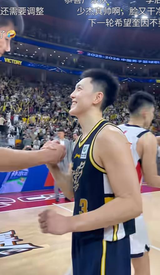 31年神迹不倒！广东90-80击败广州，2-1绝境翻盘晋级八强，王朝底蕴太可怕