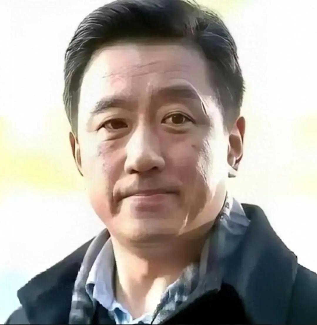 有一名演员，戏都拍七成了，突然提出片酬翻倍，不答应就罢演。导演二话不说，将已经拍
