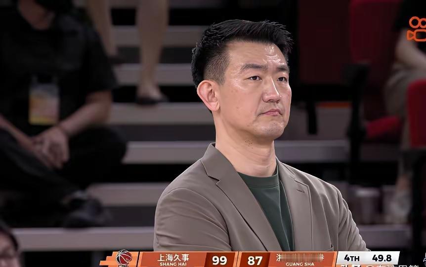 CBA总决赛就这水平，有点失望！
两队打得很谦让，你失误，我也失误，你打不进，我