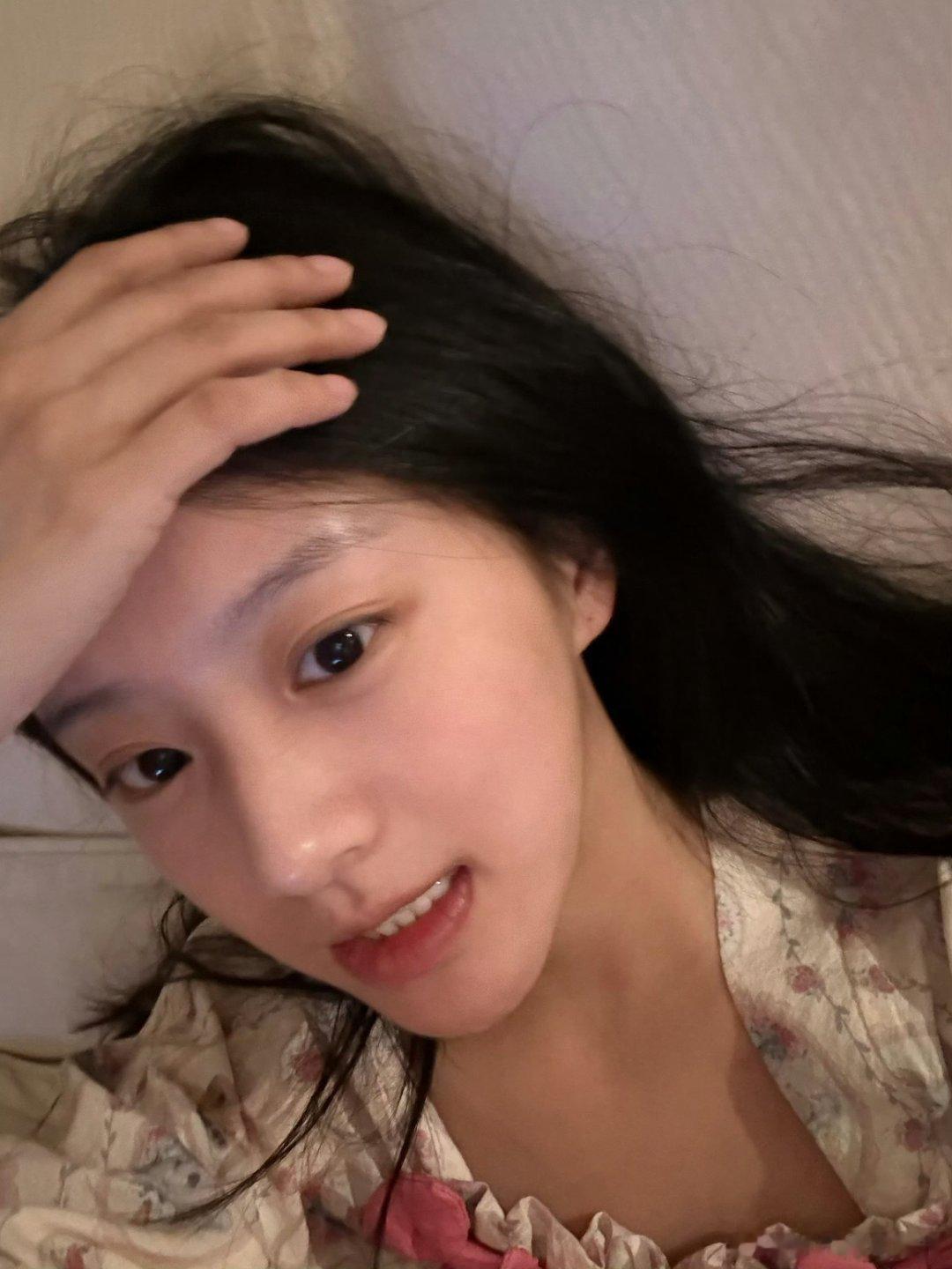包上恩曾被朋友背刺我们的宿舍人心很难一眼看透，越是走得近的人，越容易藏着不一样的