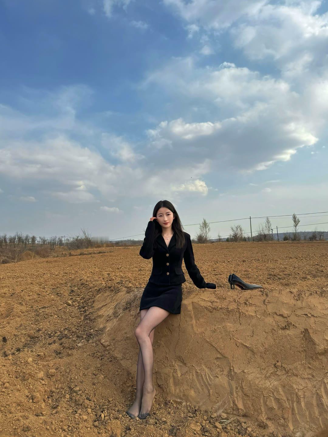 五官舒服是加分，灵魂舒展才是满分。

• 不一定惊艳夺目，但看着干净、舒展、舒服