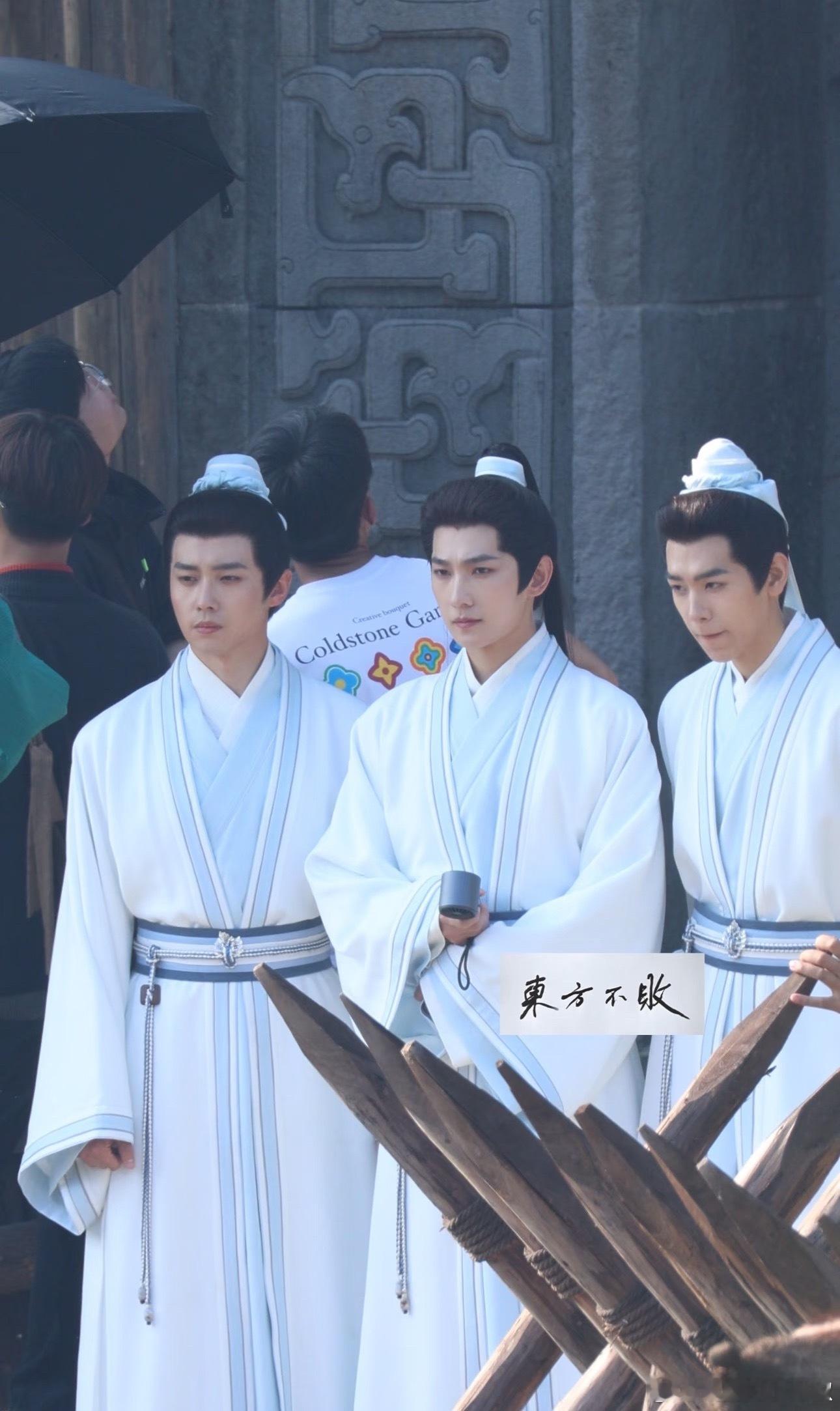 杨洋《不让江山》新造型路透，这衣服让我想起凡人修仙传 